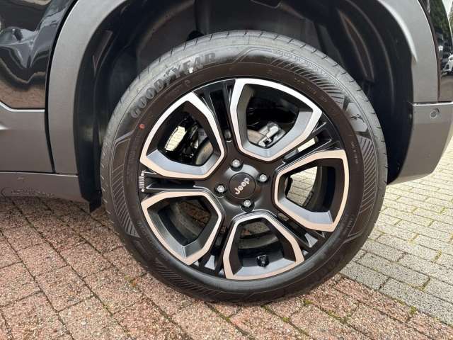 Fahrzeugbild eines Jeep Avenger