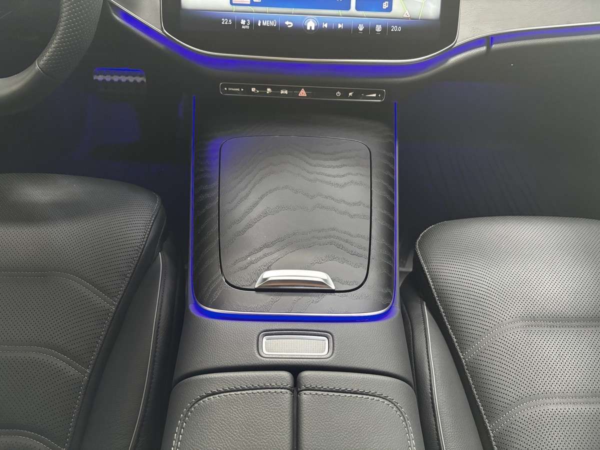 Fahrzeugbild eines Mercedes-Benz E-Klasse