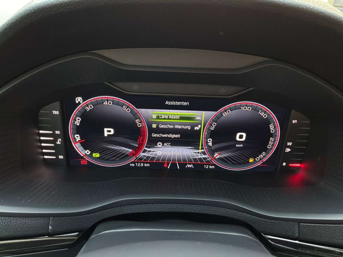 Fahrzeugbild eines Skoda ELROQ