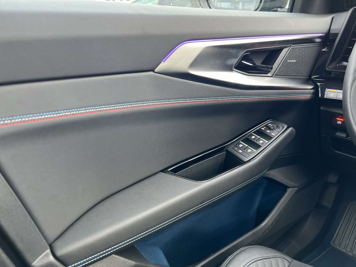 Fahrzeugbild eines Renault Rafale