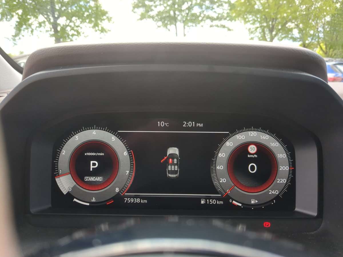 Fahrzeugbild eines Nissan X-TRAIL