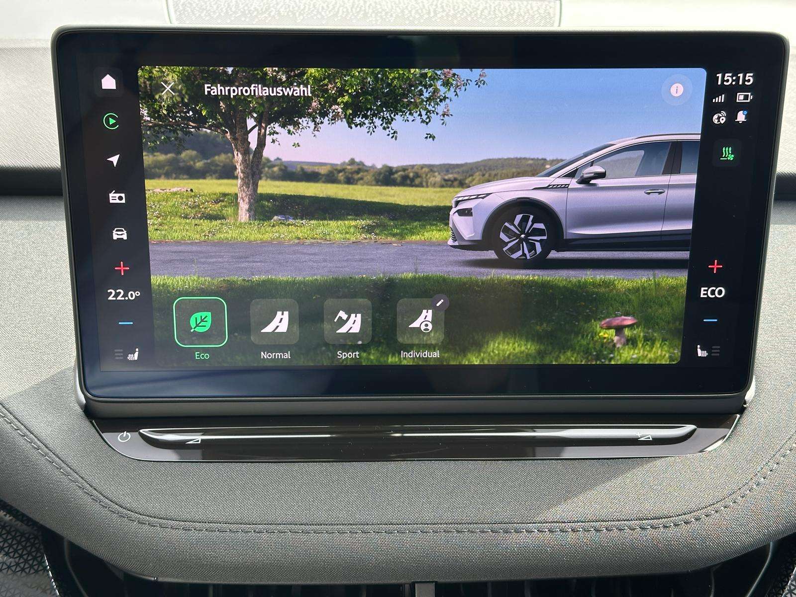 Fahrzeugbild eines Skoda ELROQ