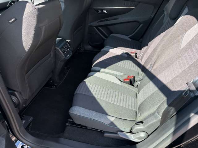 Fahrzeugbild eines Peugeot 5008
