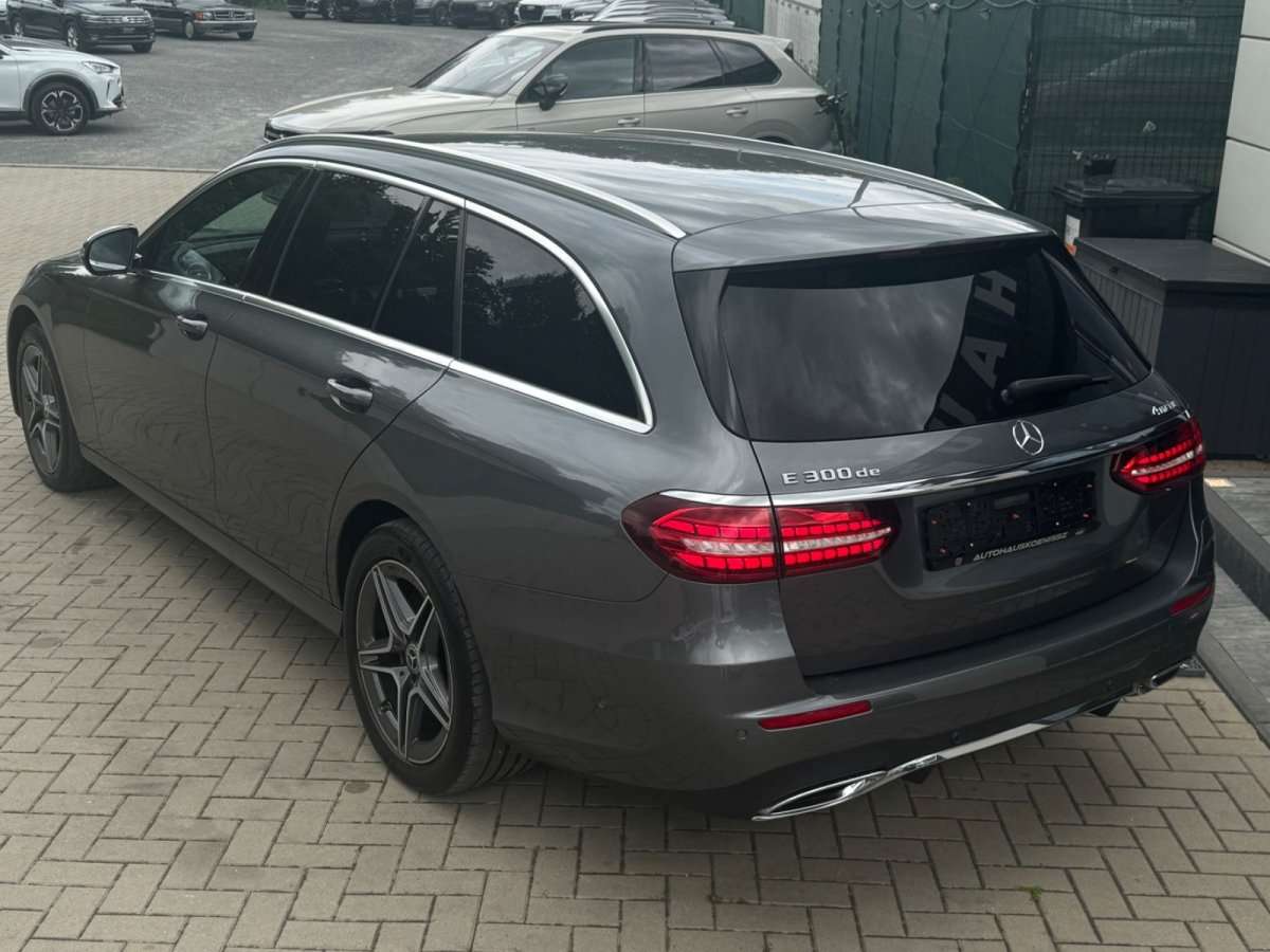 Fahrzeugbild eines Mercedes-Benz E-Klasse