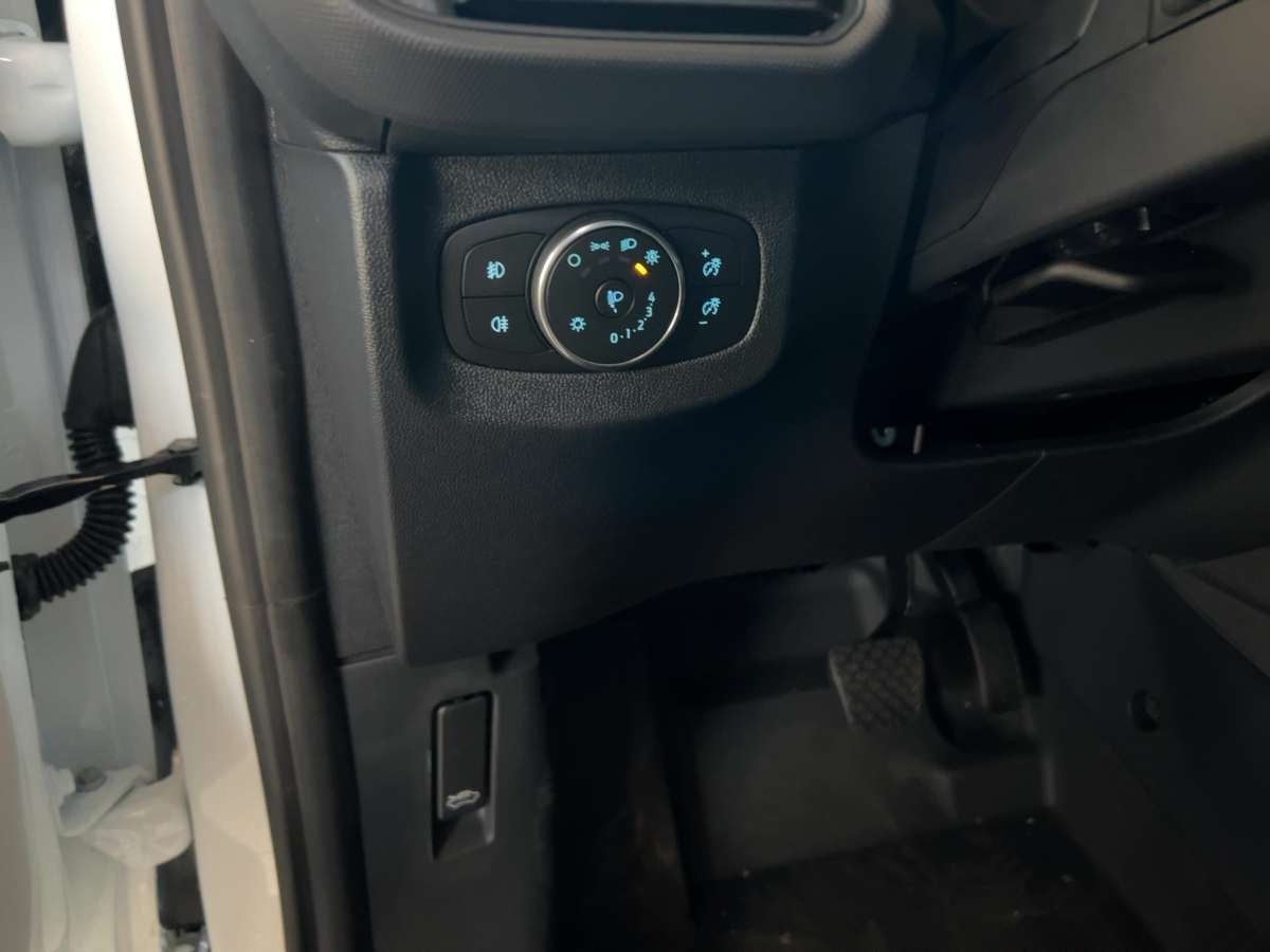 Fahrzeugbild eines Ford Transit Courier