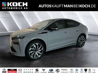 Schräge Frontansicht auf einen Skoda ENYAQ , freigestellt