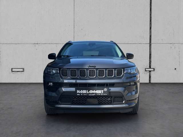 Fahrzeugbild eines Jeep Compass