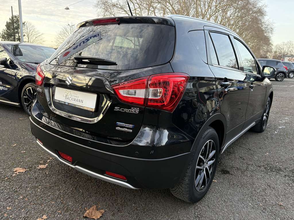 Fahrzeugbild eines Suzuki S-Cross
