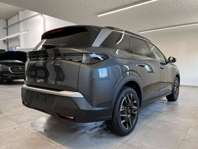 Fahrzeugbild eines Peugeot 5008