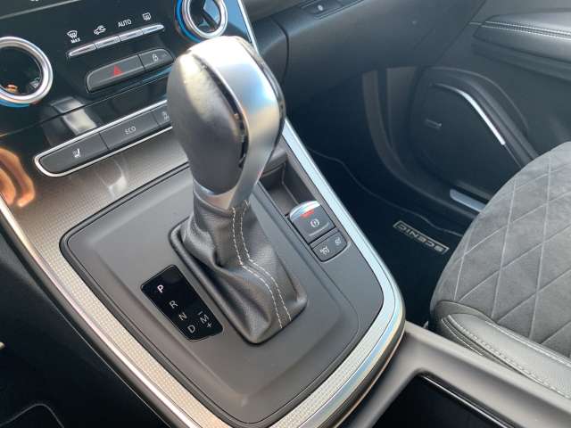 Fahrzeugbild eines Renault Grand Scénic