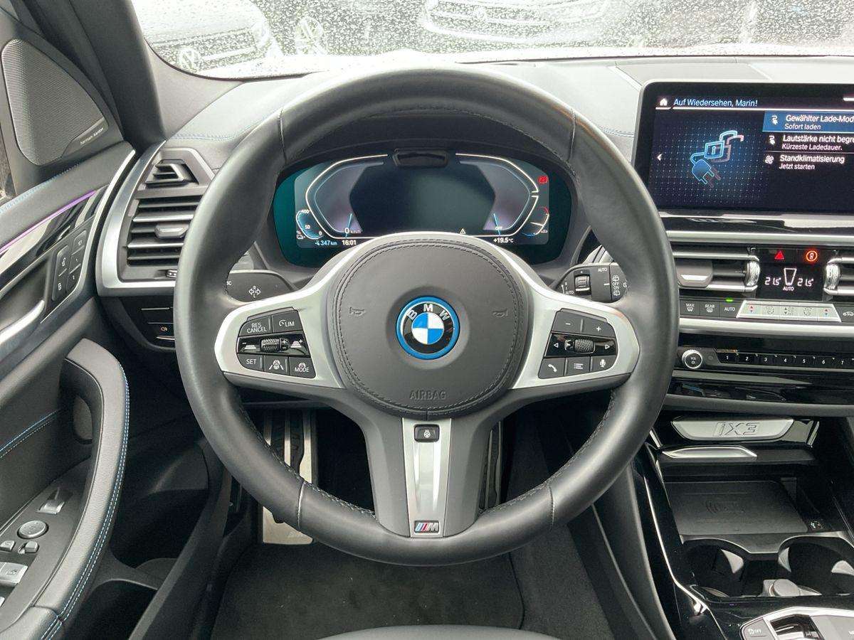Fahrzeugbild eines BMW ix3