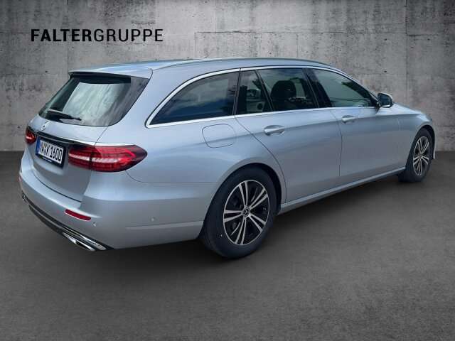 Fahrzeugbild eines Mercedes-Benz E-Klasse