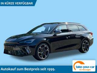 Schräge Frontansicht auf einen CUPRA Leon , freigestellt