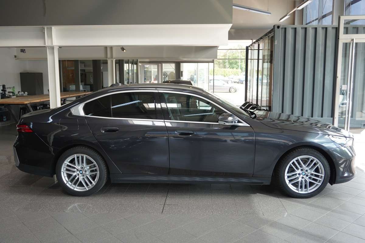 Fahrzeugbild eines BMW 5er-Reihe