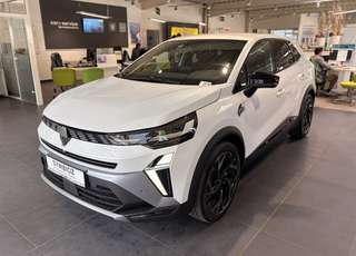 Schräge Frontansicht auf einen Renault Symbioz , freigestellt