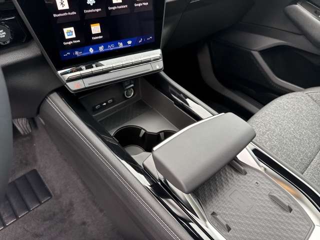 Fahrzeugbild eines Renault Rafale