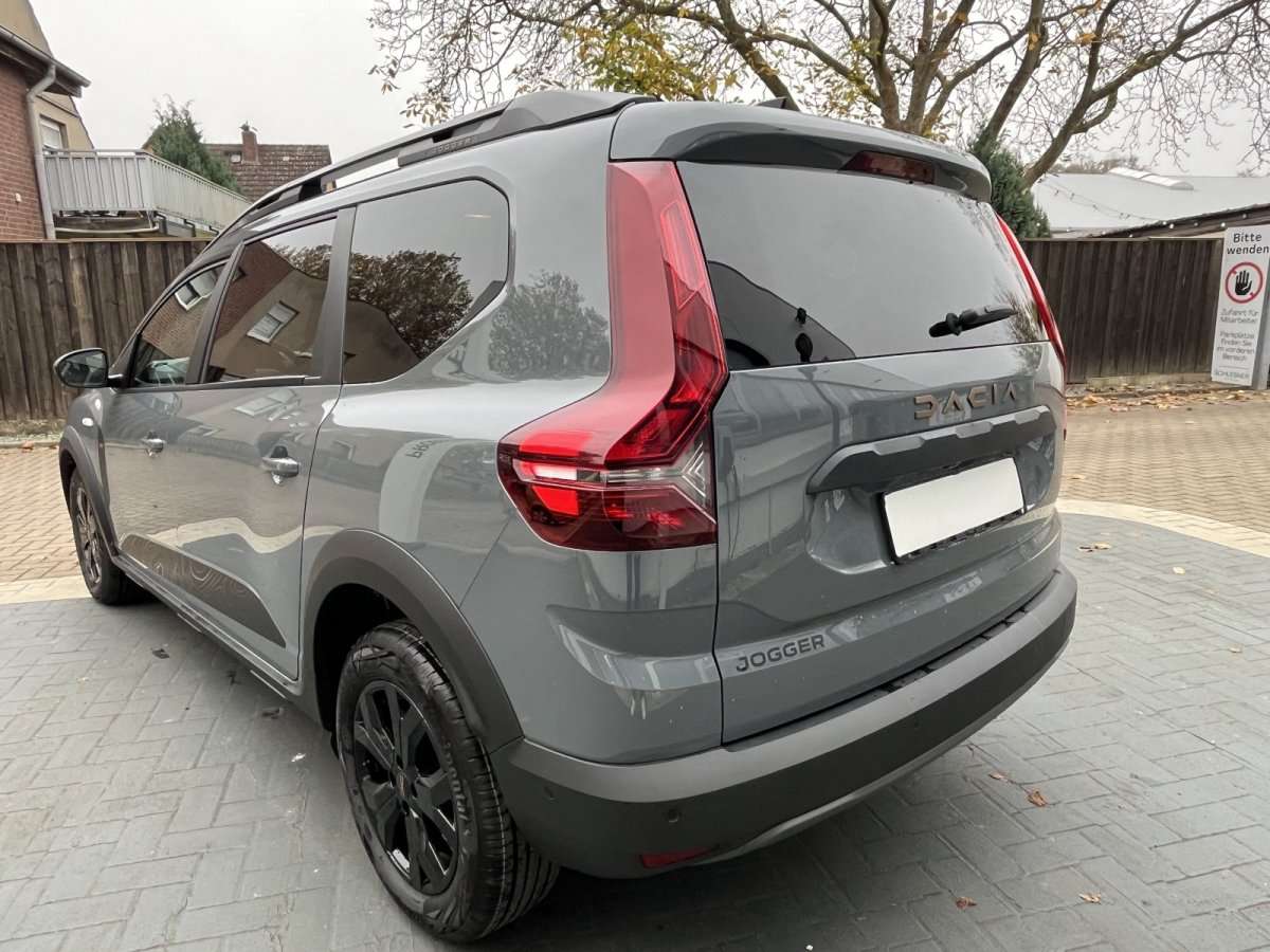 Fahrzeugbild eines Dacia Jogger