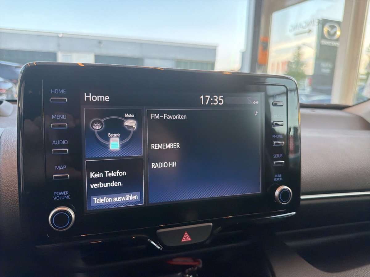 Fahrzeugbild eines Mazda Mazda2 Hybrid
