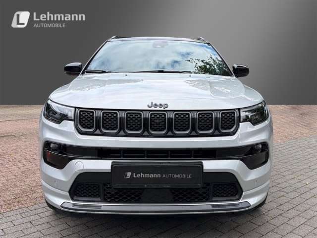 Fahrzeugbild eines Jeep Compass