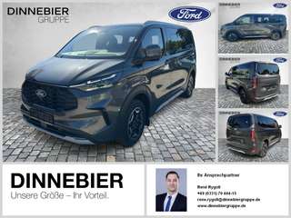 Schräge Frontansicht auf einen Ford Tourneo Custom , freigestellt