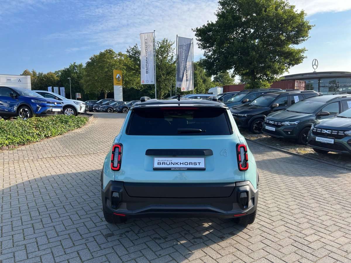 Fahrzeugbild eines Renault 4 E-TECH