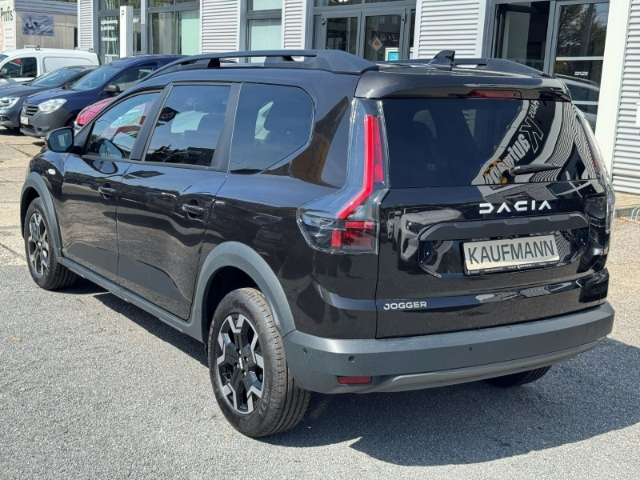 Fahrzeugbild eines Dacia Jogger