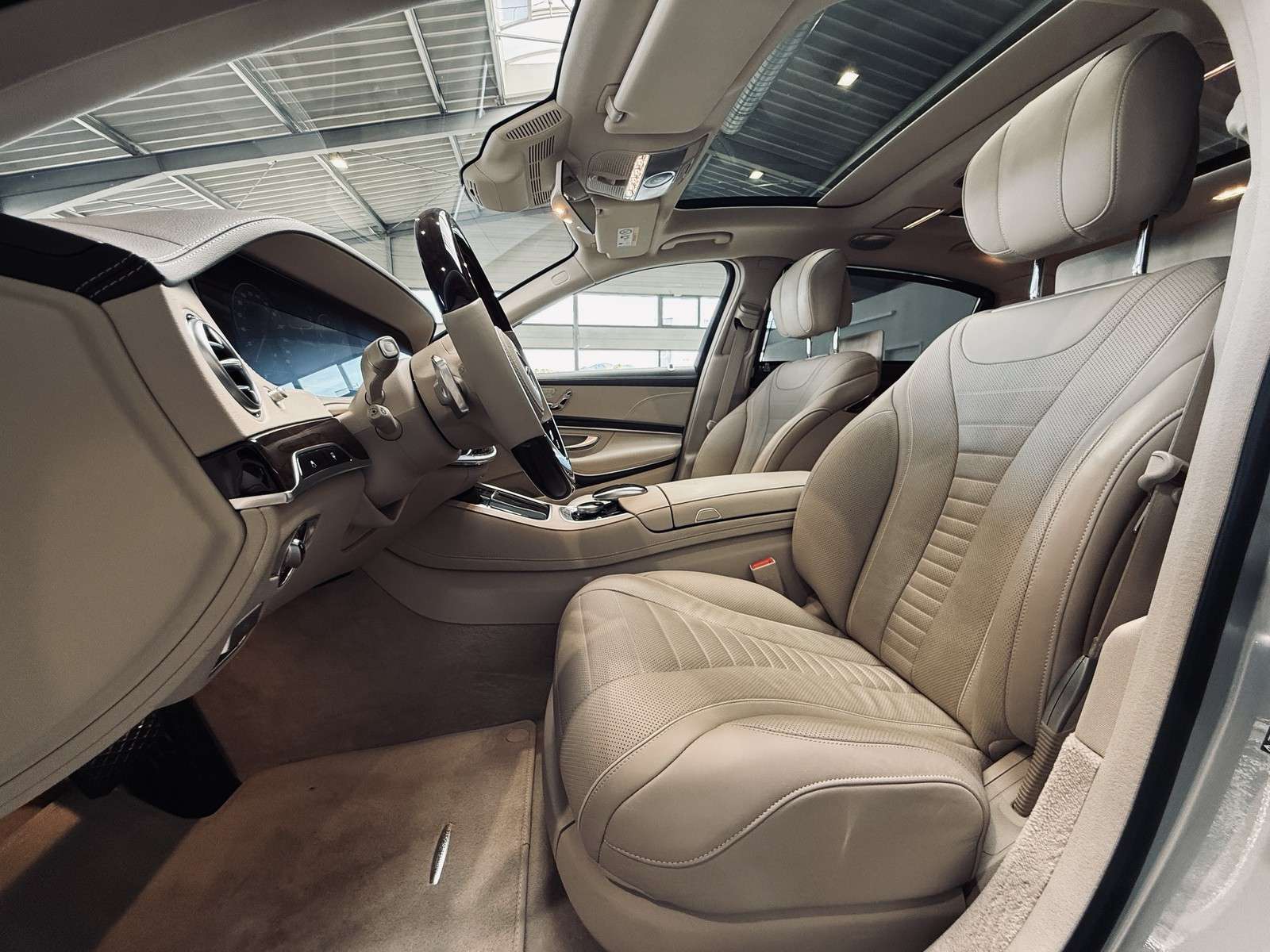 Fahrzeugbild eines Mercedes-Benz S-Klasse