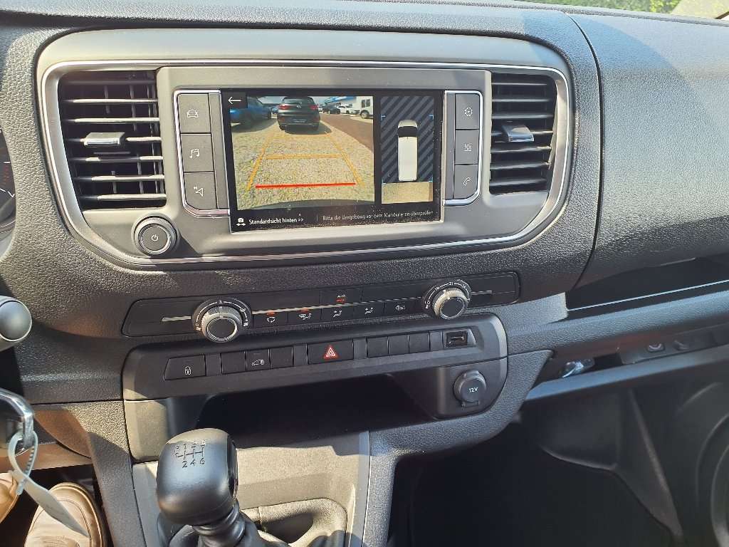 Fahrzeugbild eines Opel Vivaro