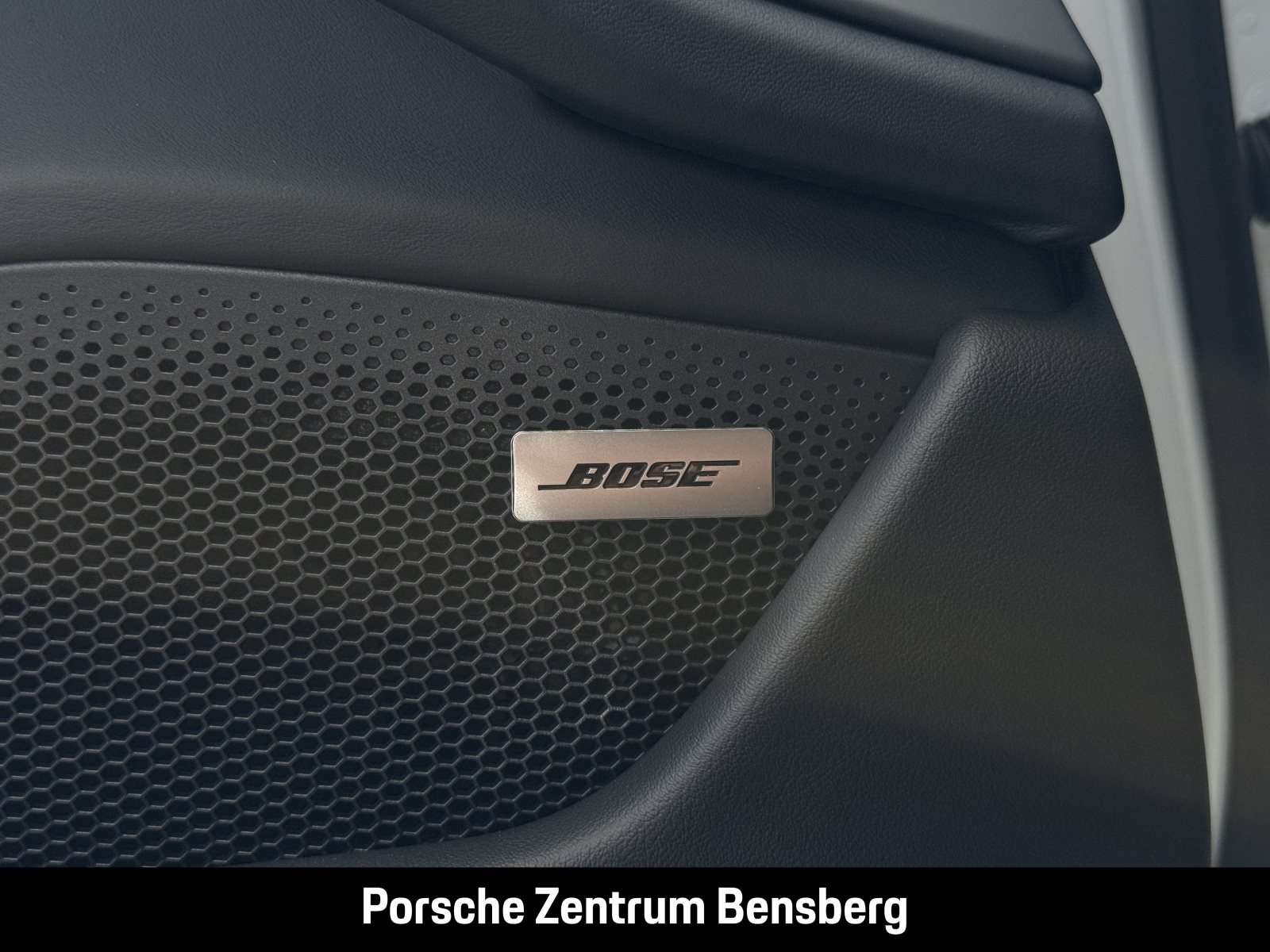 Fahrzeugbild eines Porsche Taycan