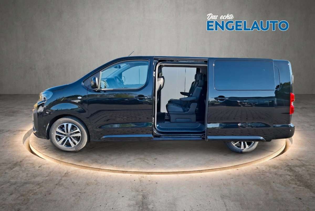 Fahrzeugbild eines Peugeot Traveller