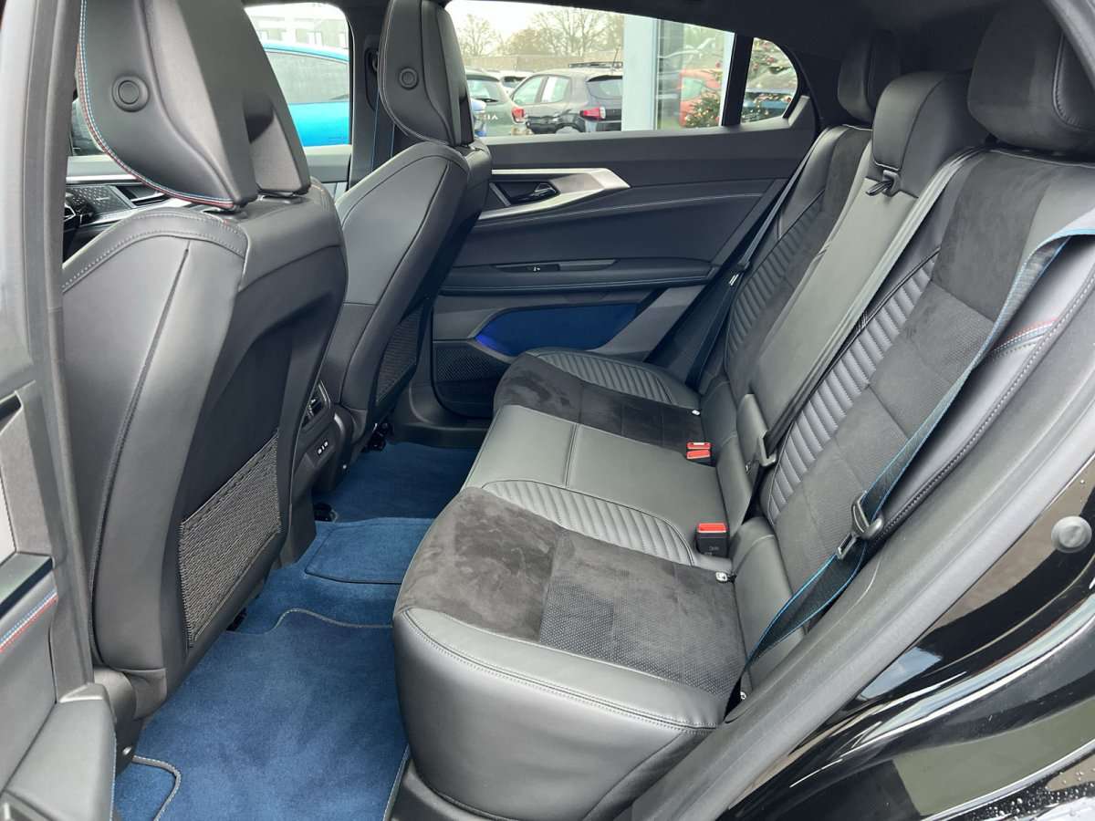 Fahrzeugbild eines Renault Rafale