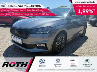 Schräge Frontansicht auf einen Skoda Fabia , freigestellt