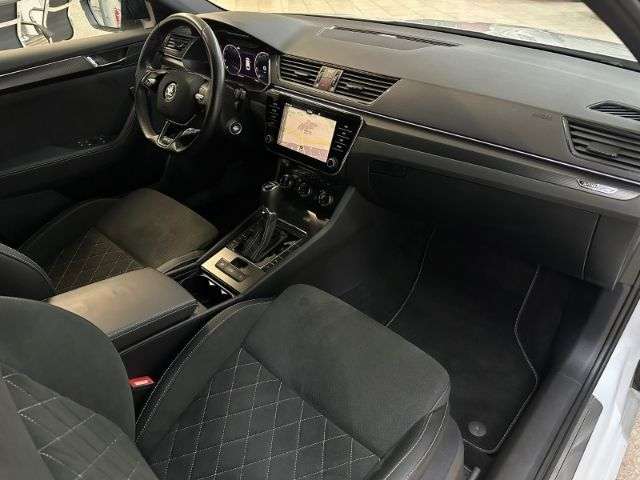 Fahrzeugbild eines Skoda Superb