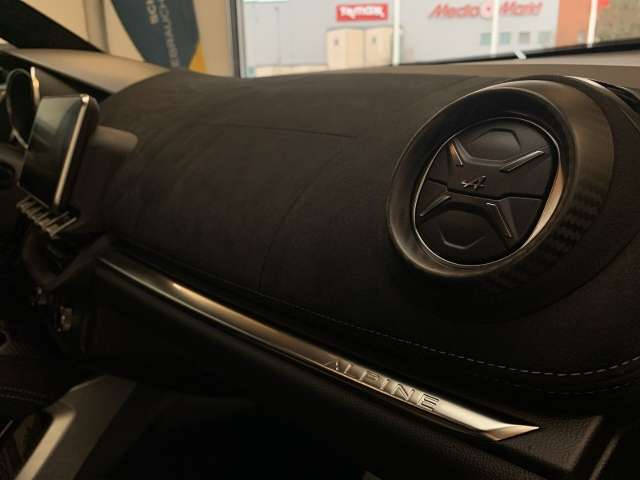 Fahrzeugbild eines Alpine A110