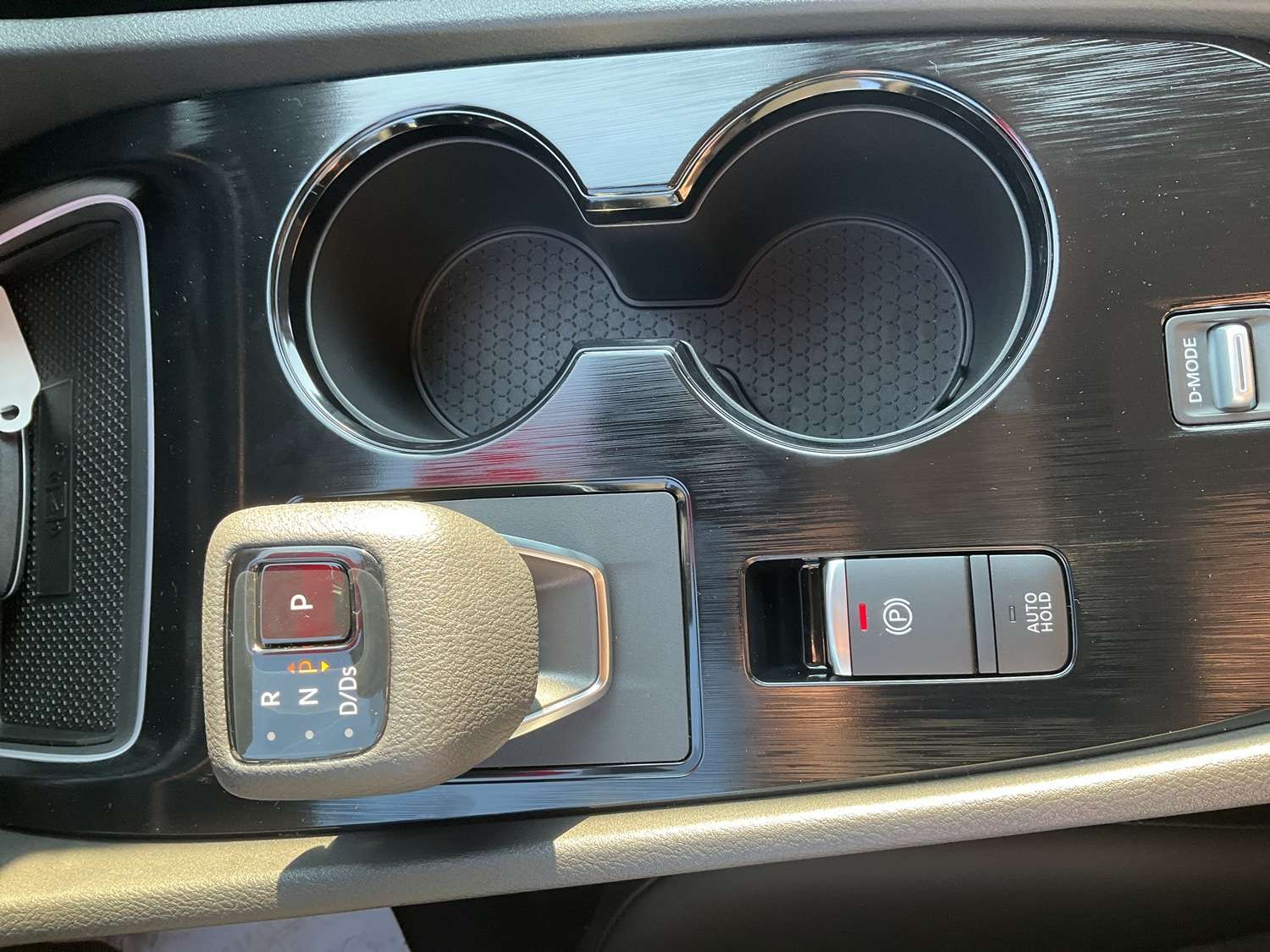 Fahrzeugbild eines Nissan X-TRAIL