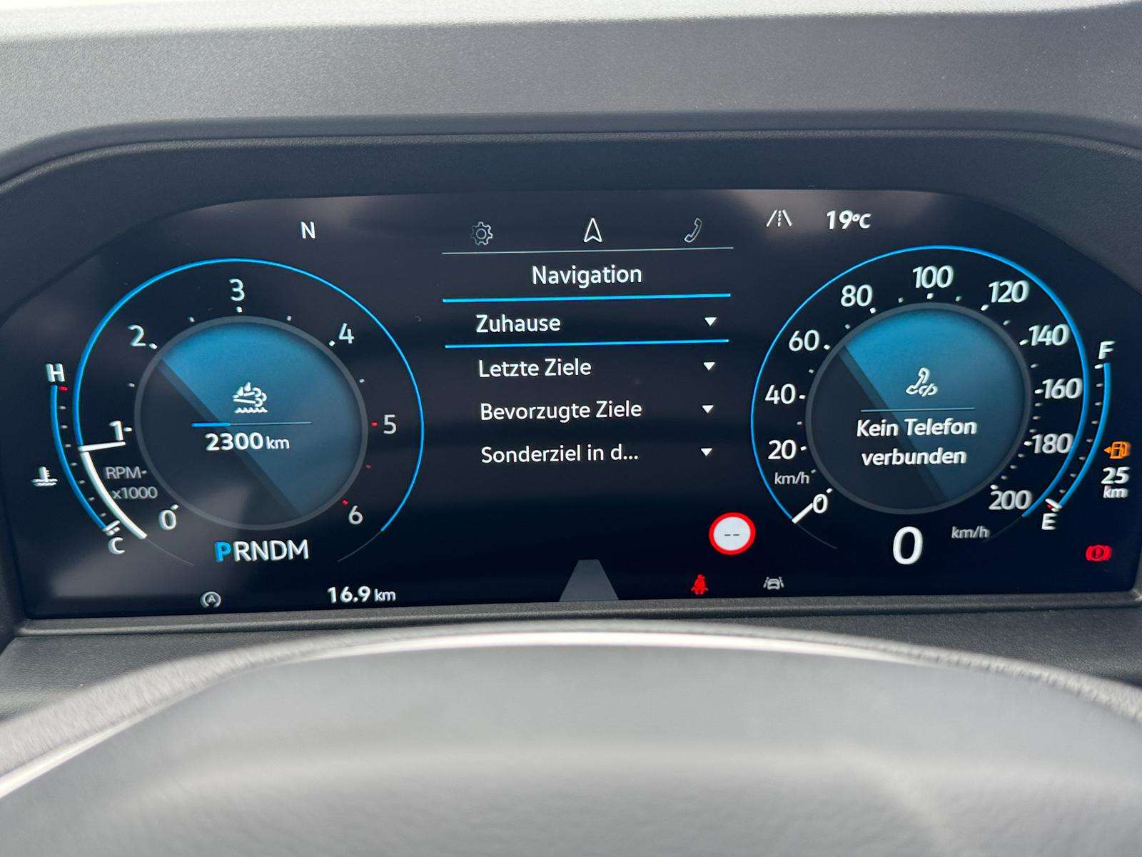 Fahrzeugbild eines Volkswagen Caravelle