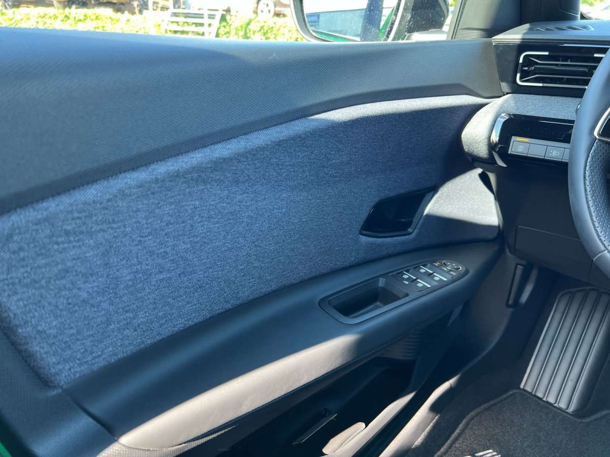 Fahrzeugbild eines Renault 5 E-TECH