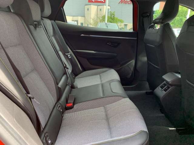 Fahrzeugbild eines Renault Scenic E-TECH