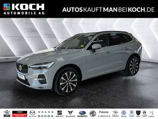 Schräge Frontansicht auf einen Volvo XC60 , freigestellt