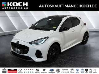 Schräge Frontansicht auf einen Mazda Mazda2 , freigestellt