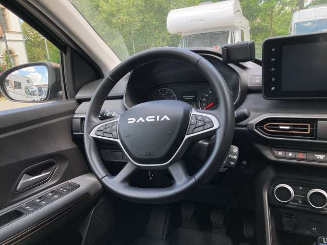 Fahrzeugbild eines Dacia Sandero