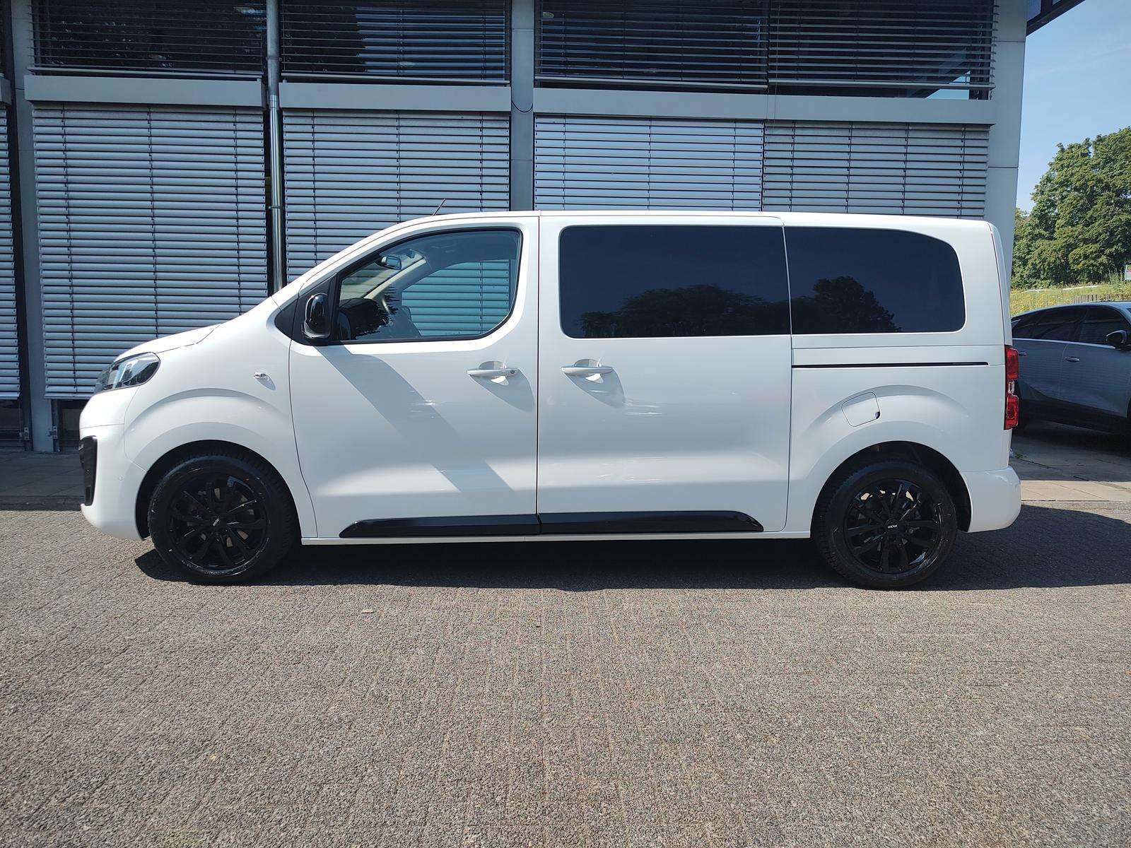 Fahrzeugbild eines Opel Zafira Life