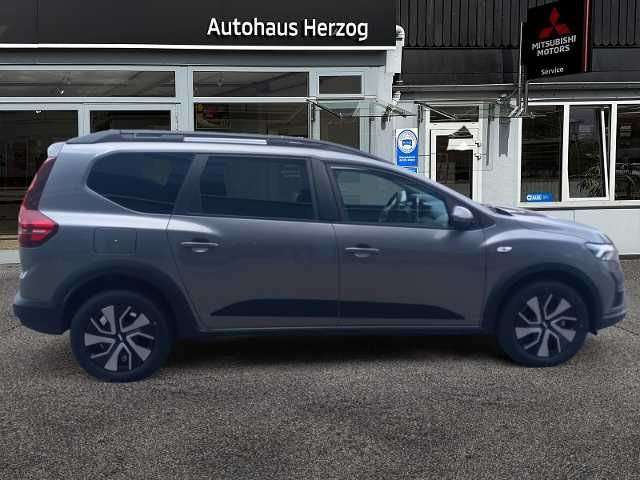 Fahrzeugbild eines Dacia Jogger