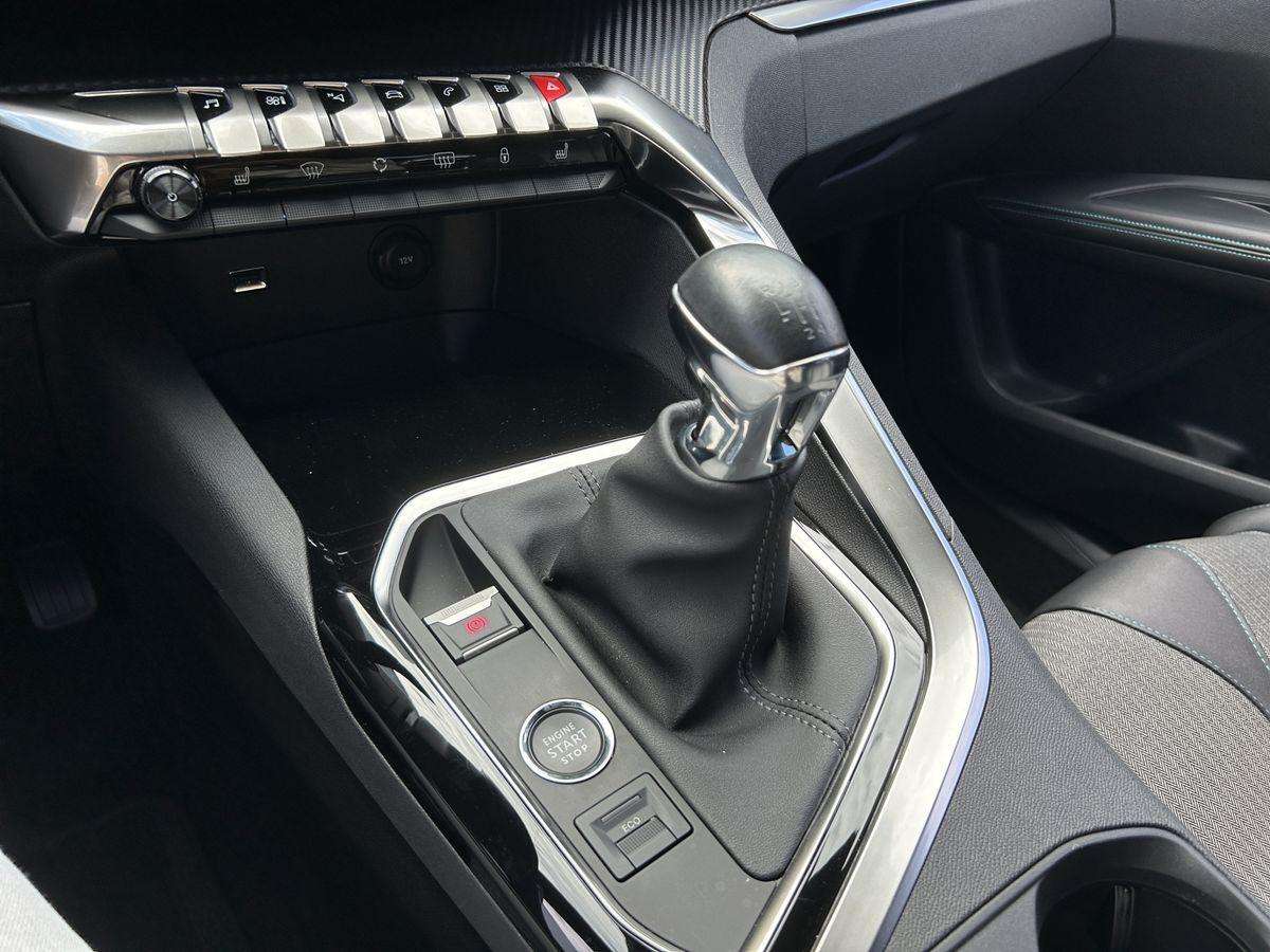Fahrzeugbild eines Peugeot 5008