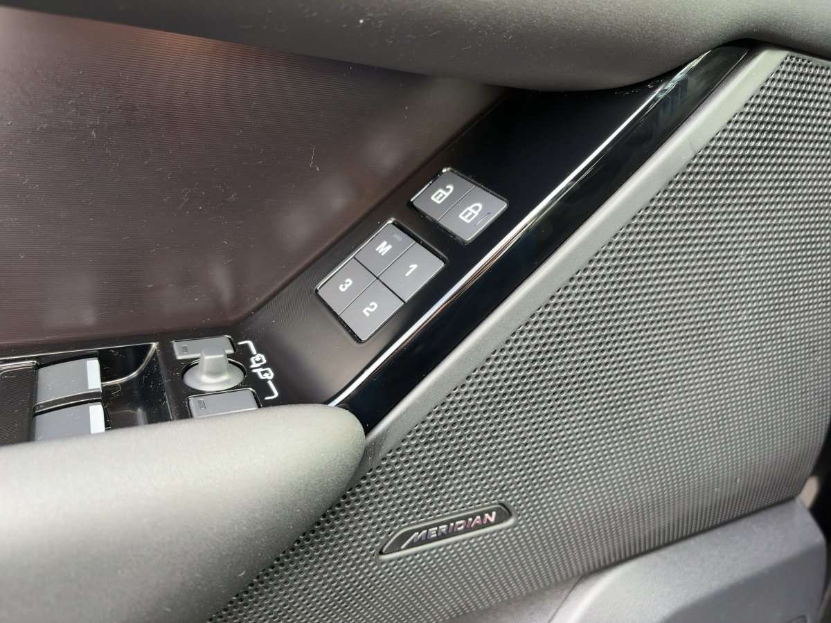 Fahrzeugbild eines Land Rover Range Rover Velar