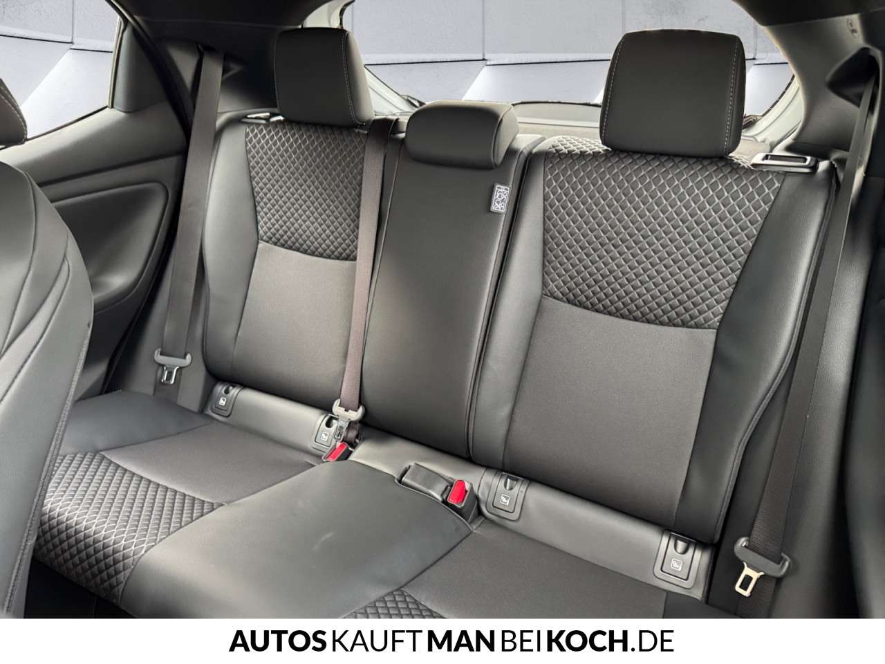 Fahrzeugbild eines Mazda Mazda2 Hybrid