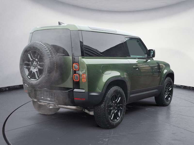 Fahrzeugbild eines Land Rover Defender