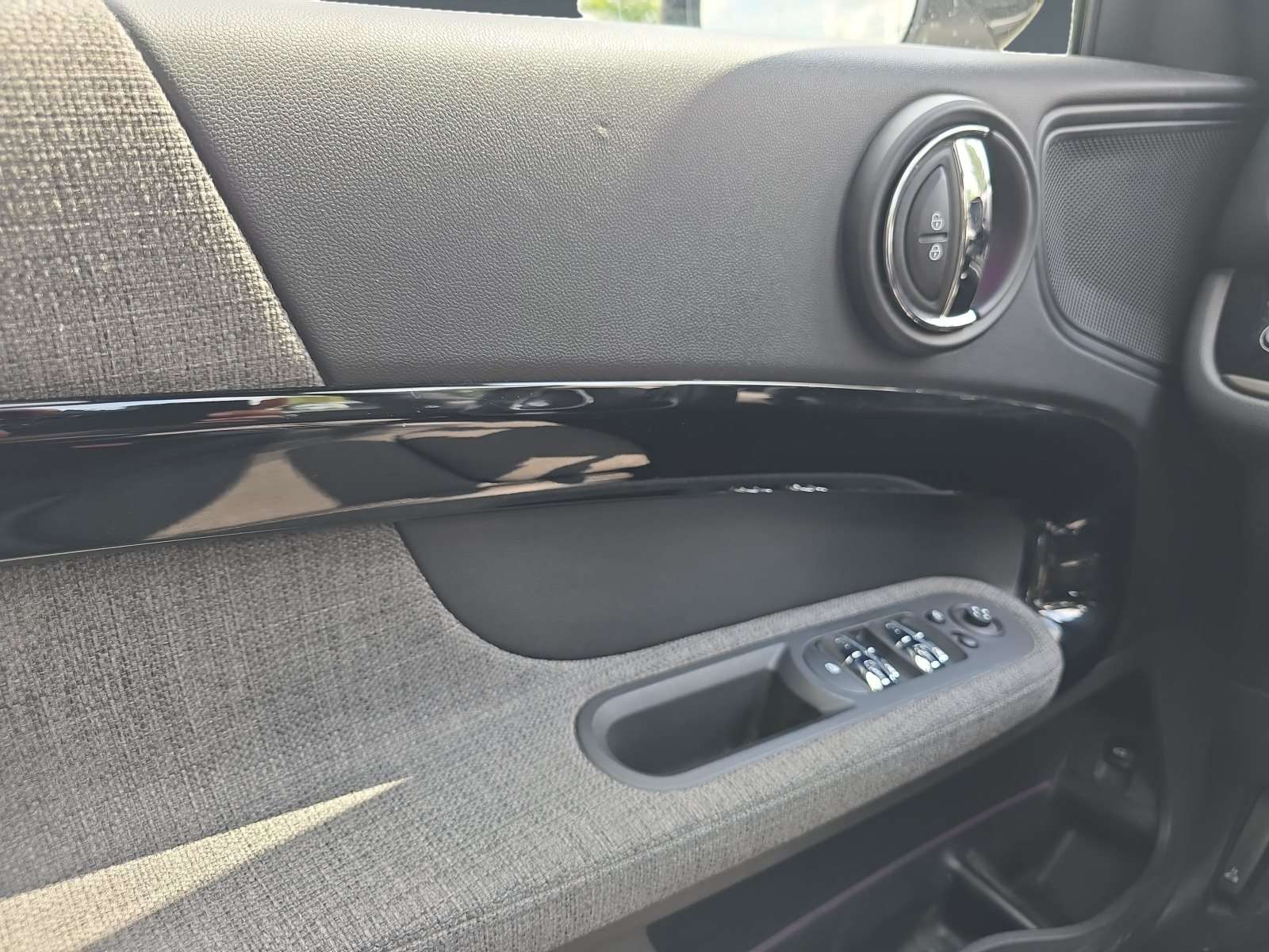 Fahrzeugbild eines MINI COOPER