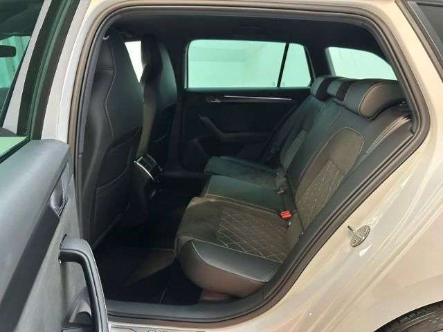 Fahrzeugbild eines Skoda Superb