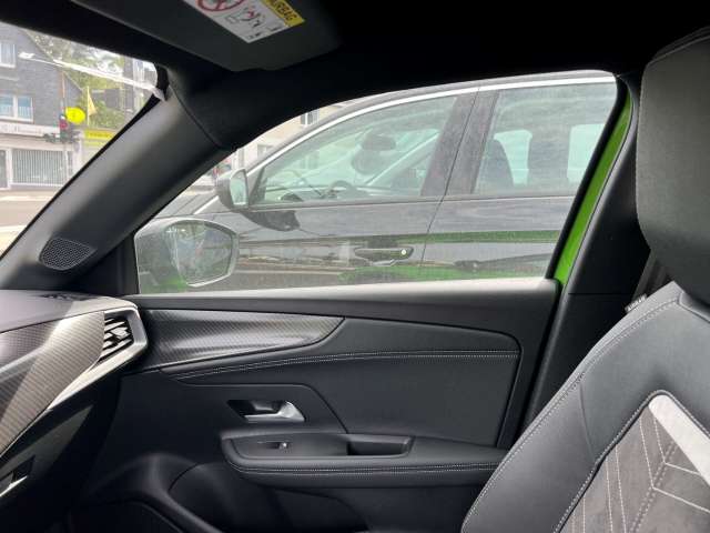 Fahrzeugbild eines Opel Mokka Electric